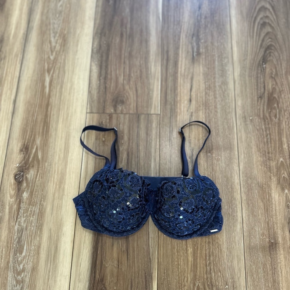 Victoria Secret women’s the miracle bra balconet size 36C